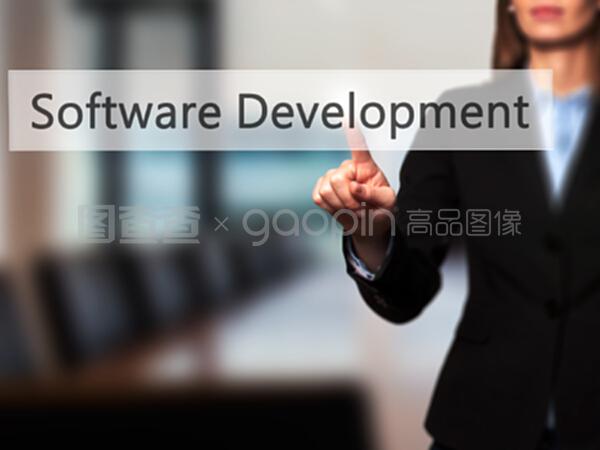 探索軟件開發新路徑 女商人按TOU按鈕，引領計算機軟件技術開發與銷售